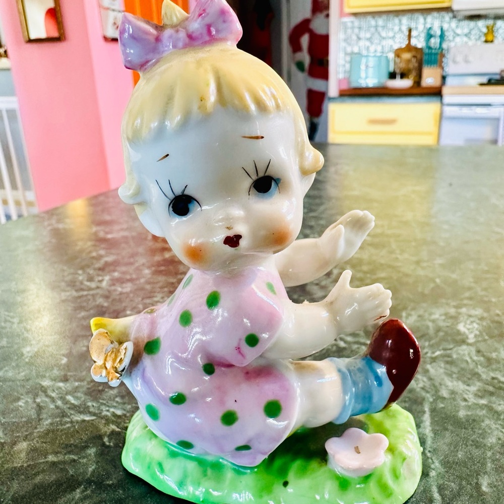 LITTLE GIRL FIGURINE .. Hand Painted.1960s... Rare